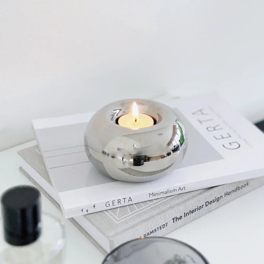 Silver ceramic tealight holder in S and L sizes